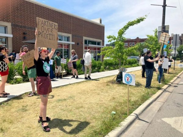 In Response to Union-Busting, Workers at a Chicago Starbucks Went on Strike
