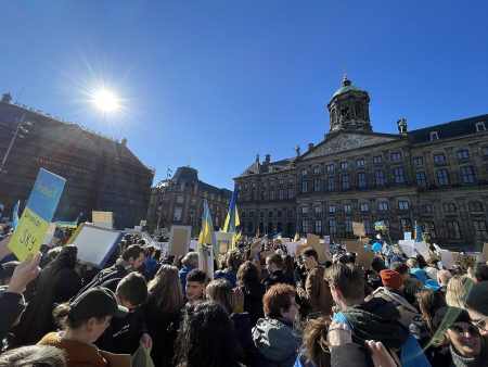 The Imperative of De-Escalation in Ukraine: Negotiations and Possible Solutions