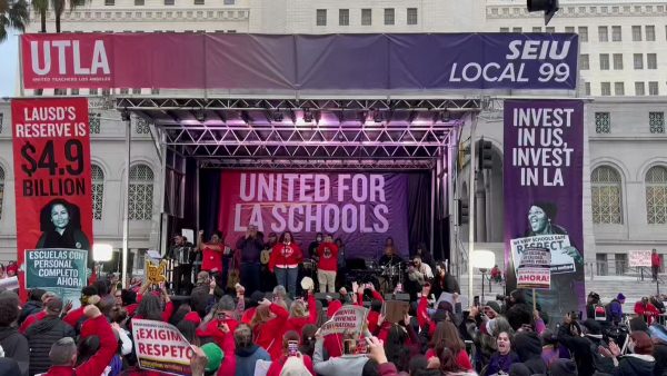 LA Schools’ Lowest-Paid Workers Walk Out, With Teachers by Their Side
