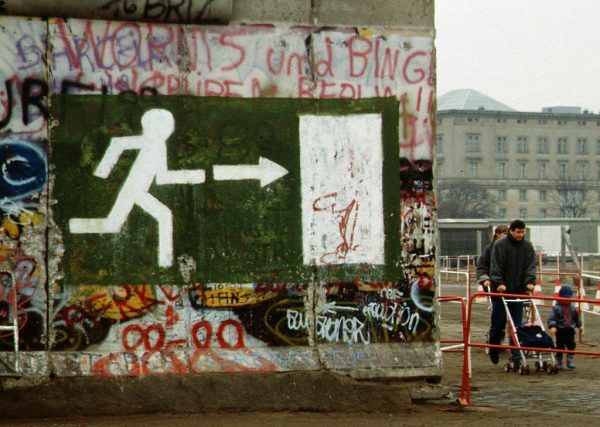 Why the Fall of the Berlin Wall Didn’t Unite Germans