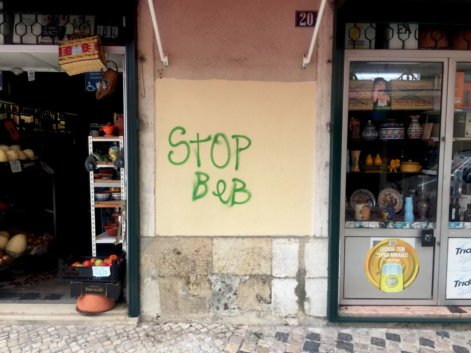 In Lisbon, Residents Seek a Vote on Banning Airbnb