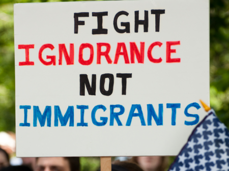 Hereās How Faith Leaders Are Standing Between ICE and Their Congregants