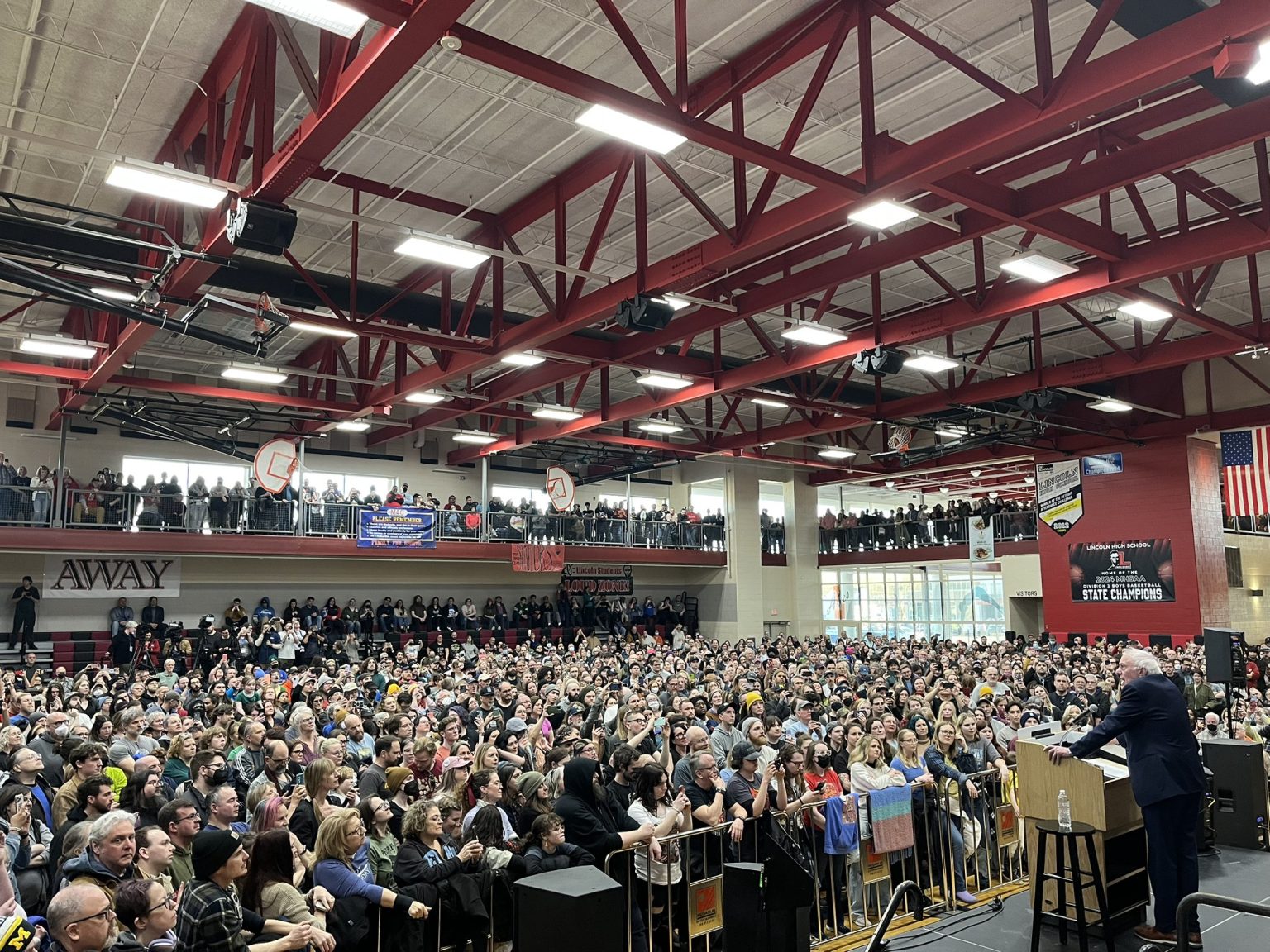 “Stop the Oligarchs” Is a Winning Message