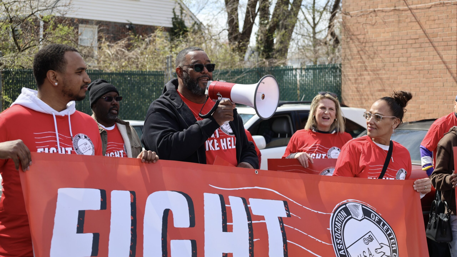 Workers Mobilize Against Trump’s Moves to Privatize Postal Service