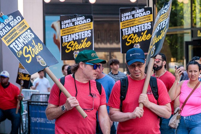 6 Ways to Rebuild Unions at the State and Local Levels Now