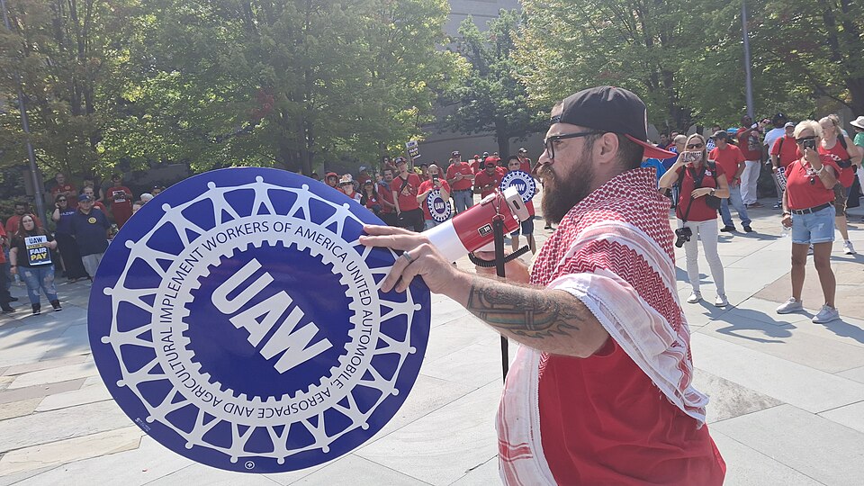 Auto Worker Delegates Back Union’s Fighting Direction at UAW Convention