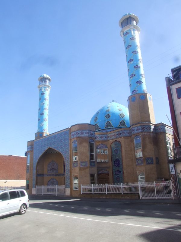 Islamic Institutions in Europe between Integration and Foreign Influence: Who Shapes the Religious Discourse?